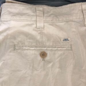 Men’s Izod light weight shorts, new with tag!